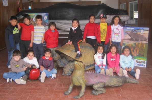 Alumnos con algunos de los ejemplares